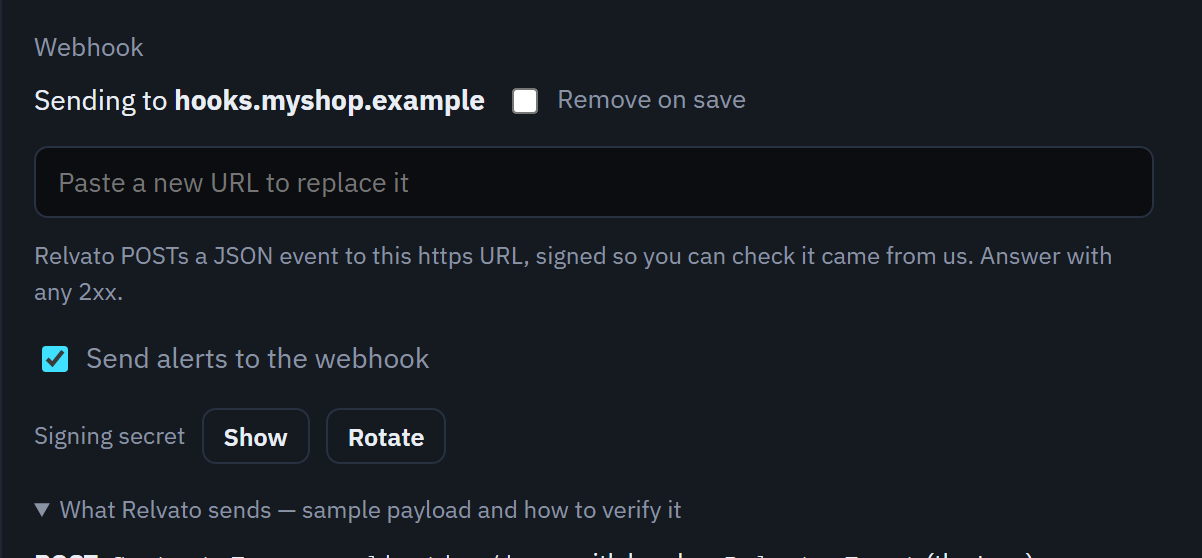 Relvato Alert settings, Abschnitt Webhook: Versand an hooks.myshop.example, der Schalter Send alerts to the webhook und die Buttons Show und Rotate für das Signaturgeheimnis